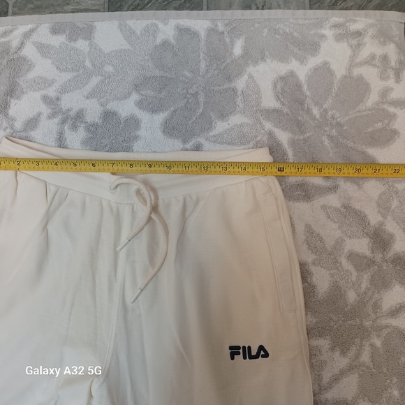 Fila Cream Track Sweatpants with Elastic Waistband and Tapered Fit Size M - Picture 14 of 14